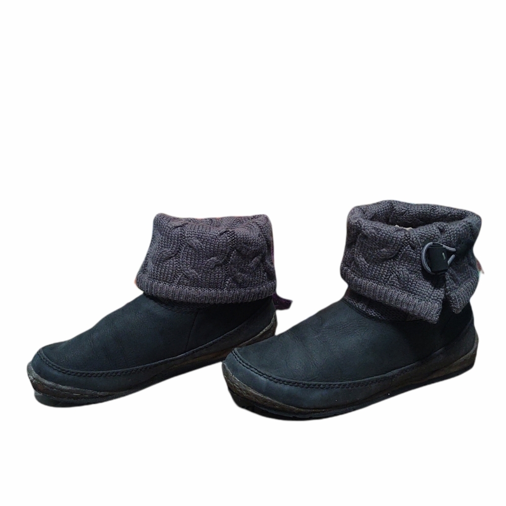 Simple booties , size 10